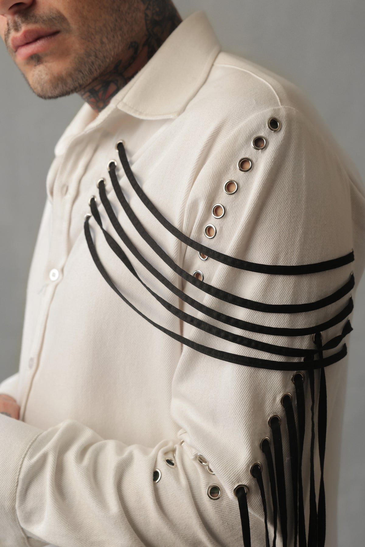 VERGE WHITE DENIM RIVITED TASSEL SHIRT SHACKET