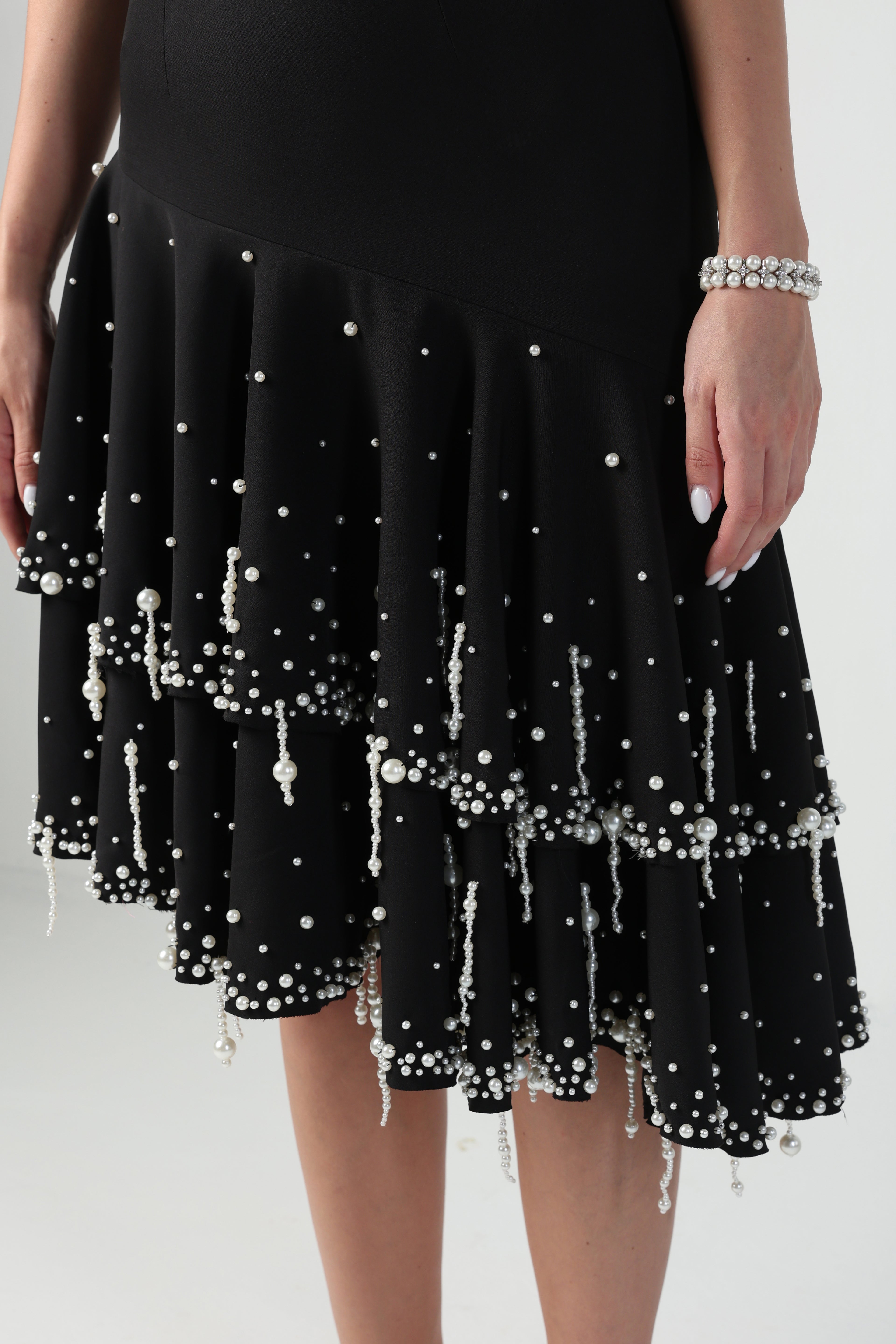 BEATRICE BLACK DETACHABLE SLEEVE STRAPLESS PEARL TASSEL DRESS