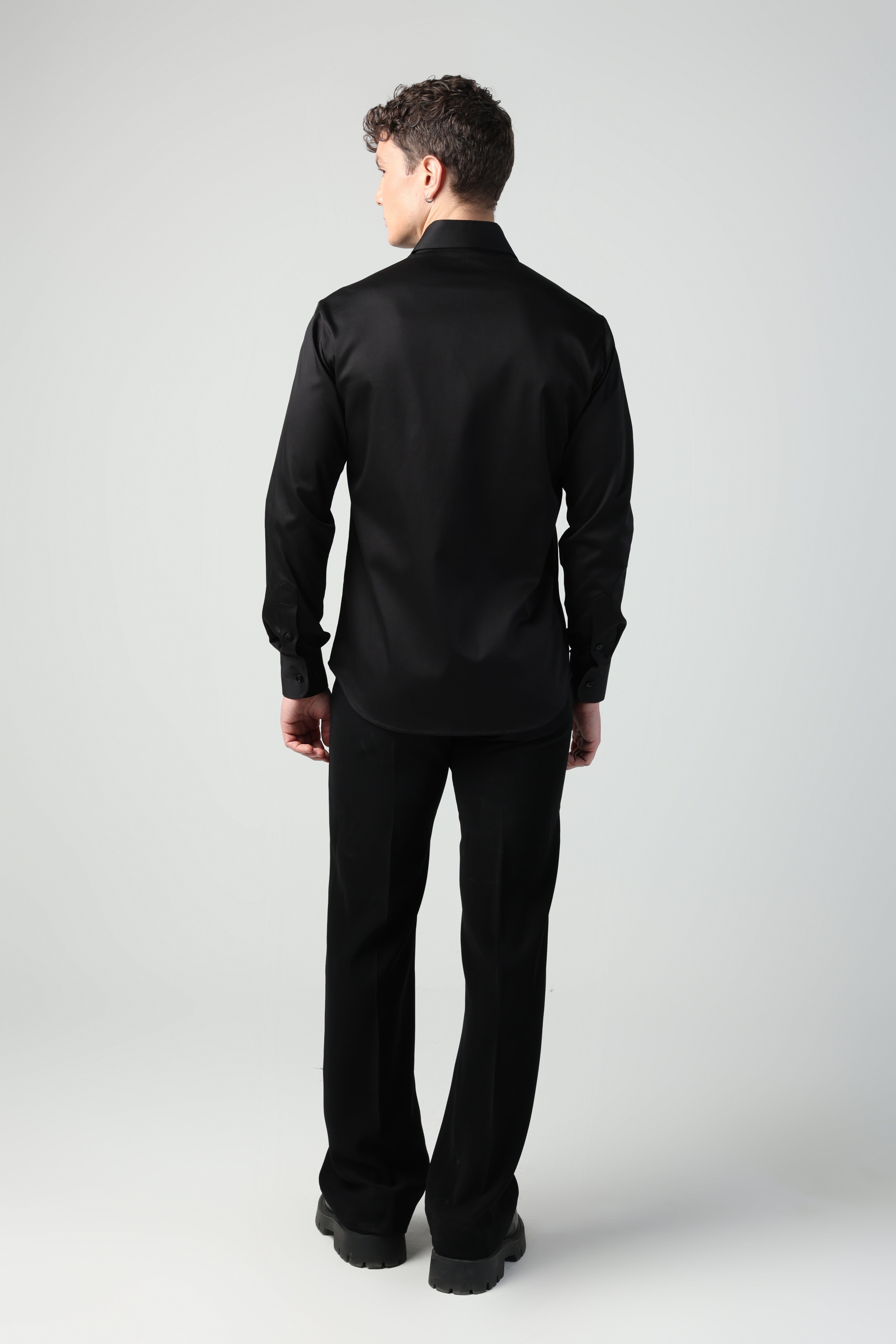 AKIRA BLACK HUSKY DOG HAND EMBROIDERED SHIRT (PET SPECIAL)