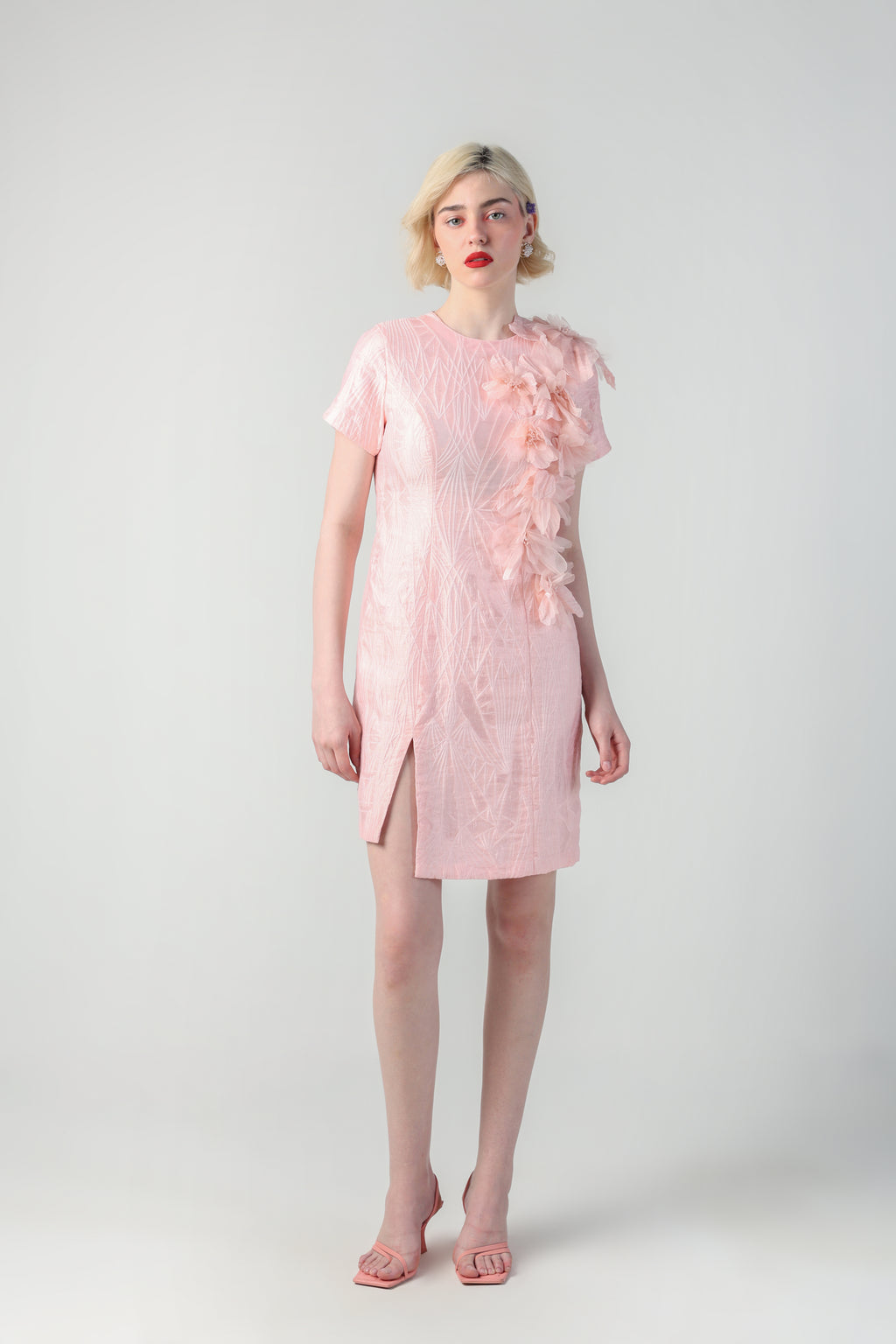 SVEVA PEACH JACQUARD 3D FLOWER EMBELLISHED DRESS