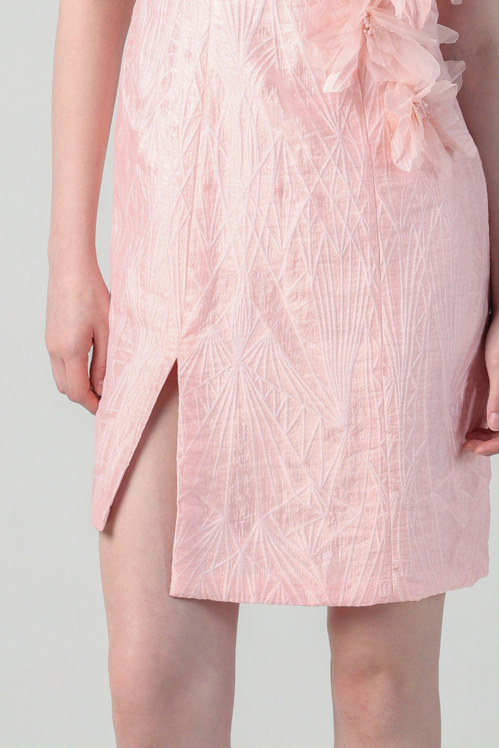 SVEVA PEACH JACQUARD 3D FLOWER EMBELLISHED DRESS