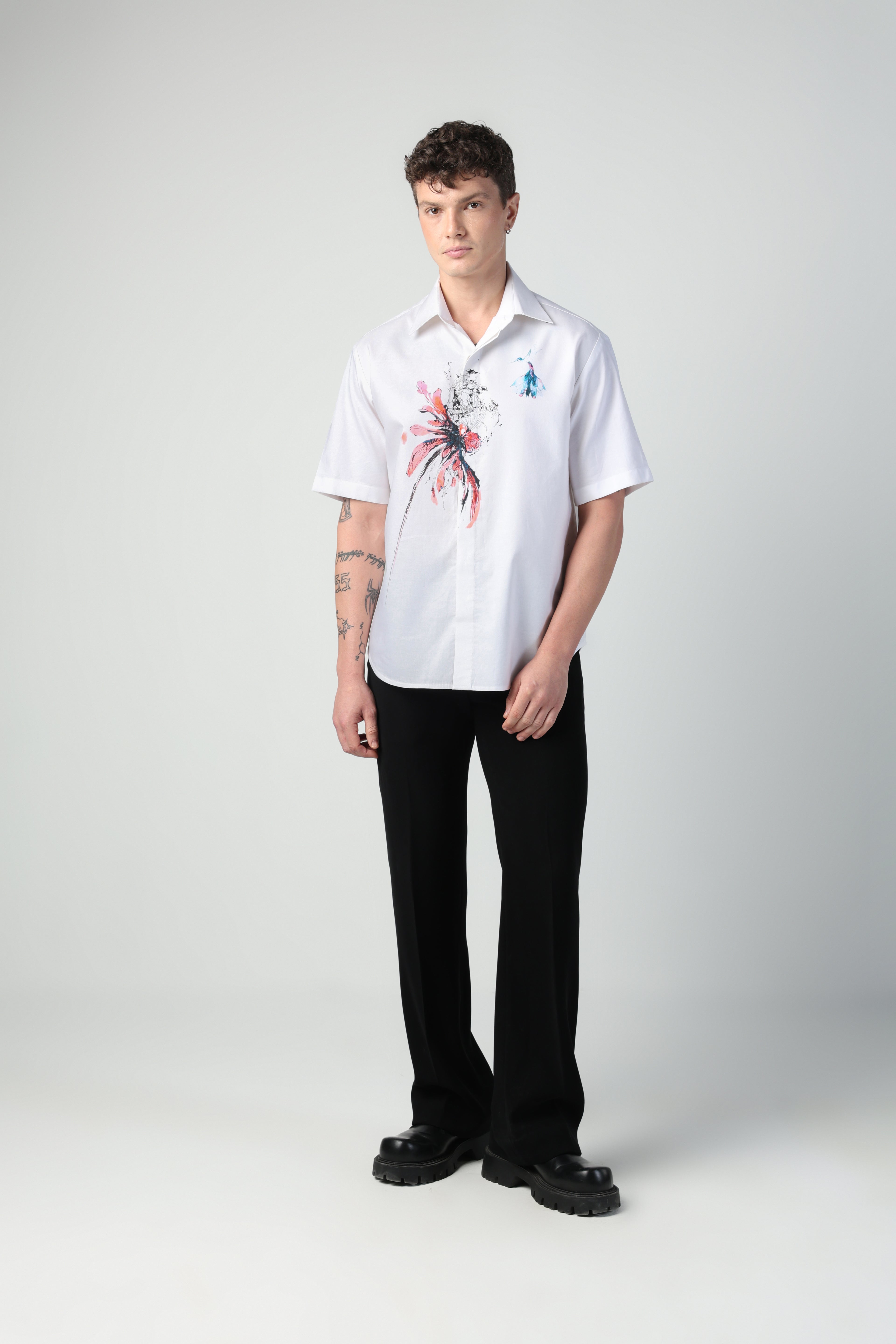 ORESTE WHITE ABSTRACT FLORAL ARTWORK WITH BIRD PRINTED SHORT SLEEVE SHIRT