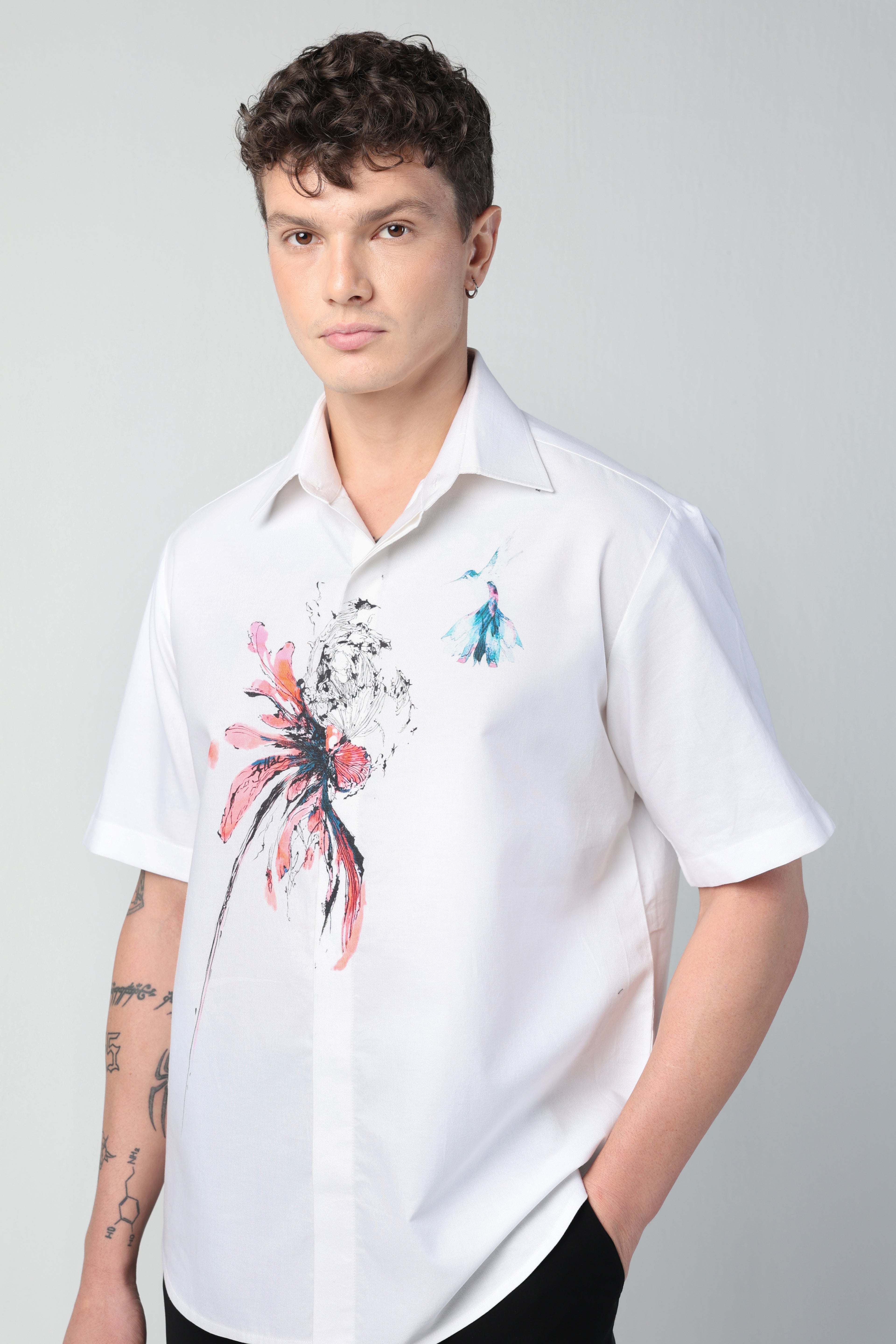 ORESTE WHITE ABSTRACT FLORAL ARTWORK WITH BIRD PRINTED SHORT SLEEVE SHIRT