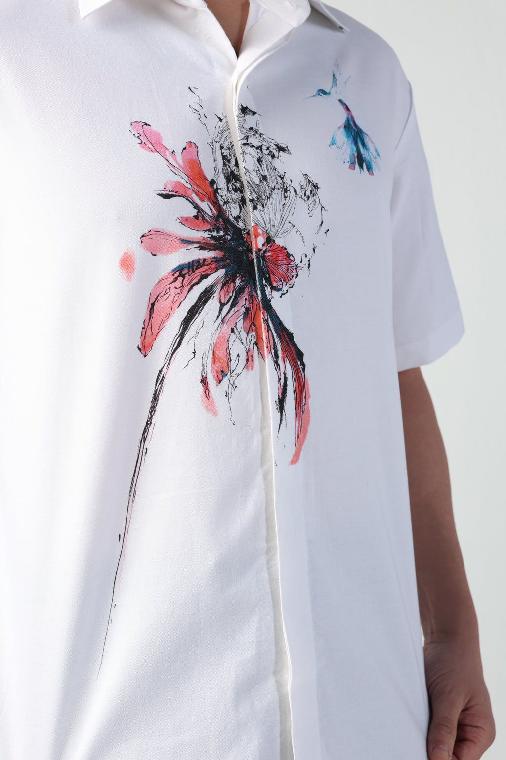 ORESTE WHITE ABSTRACT FLORAL ARTWORK WITH BIRD PRINTED SHORT SLEEVE SHIRT