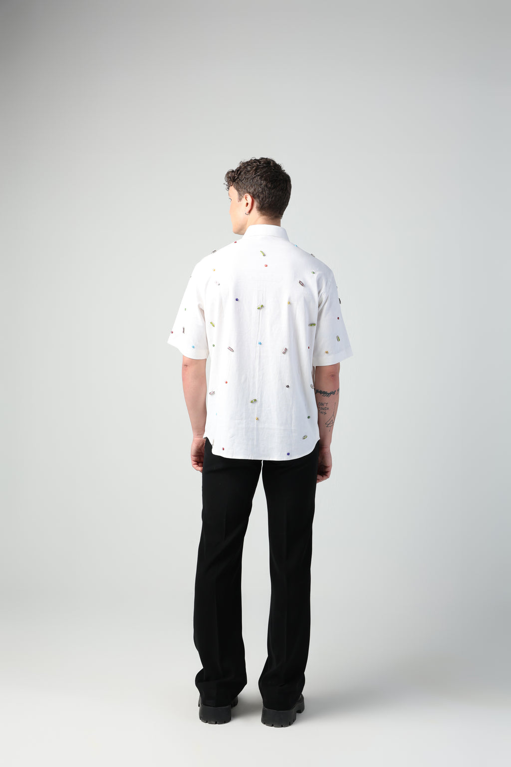 PIETRO ABSTRACT EVIL EYE CHARM LYCRA LINEN SHORT SLEEVE SHIRT