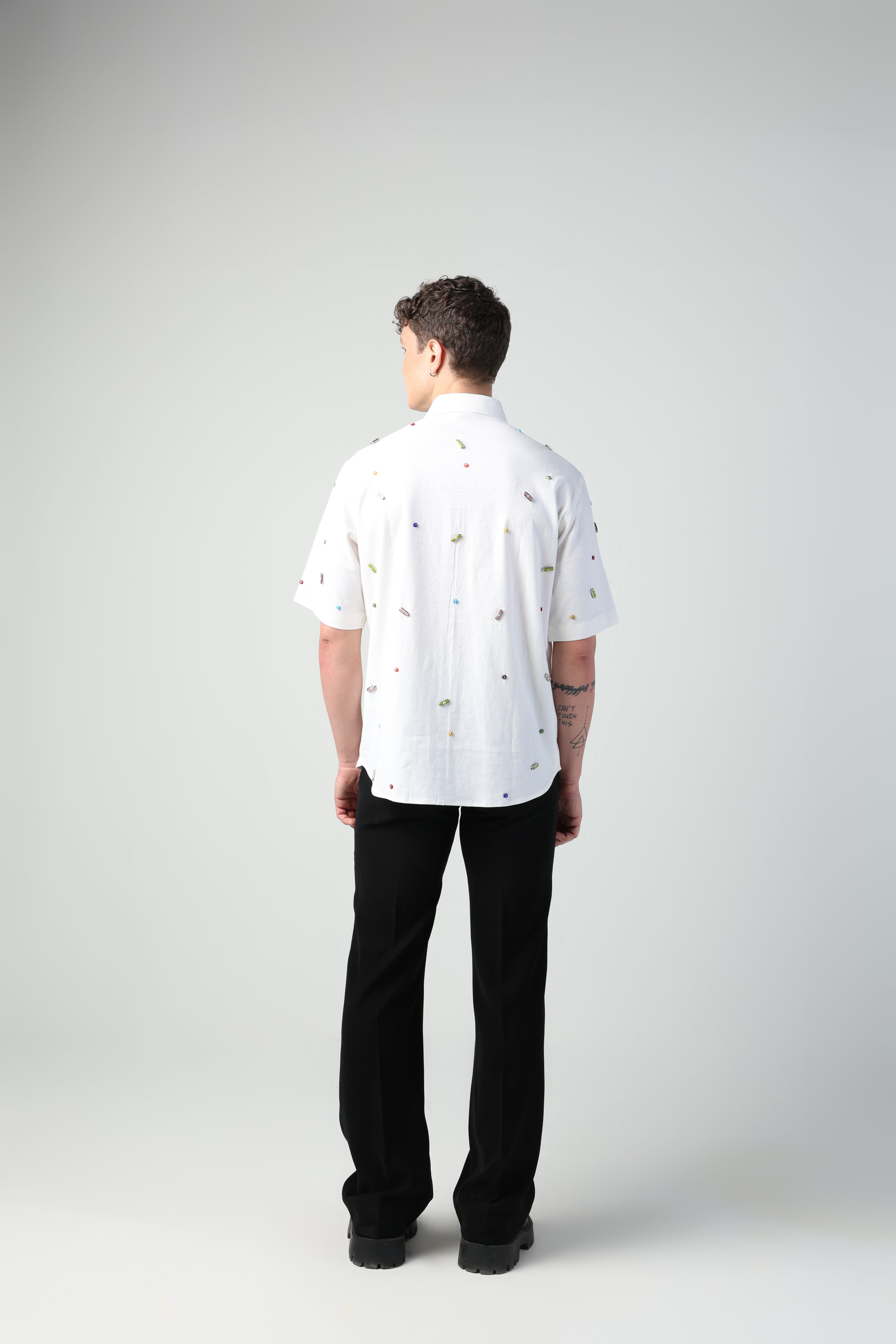 PIETRO ABSTRACT EVIL EYE CHARM LYCRA LINEN SHORT SLEEVE SHIRT