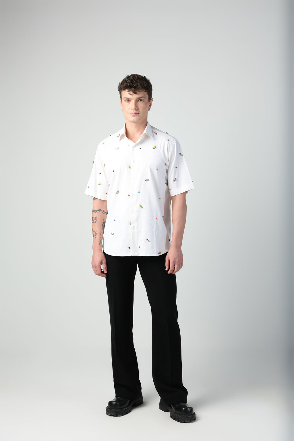 PIETRO ABSTRACT EVIL EYE CHARM LYCRA LINEN SHORT SLEEVE SHIRT