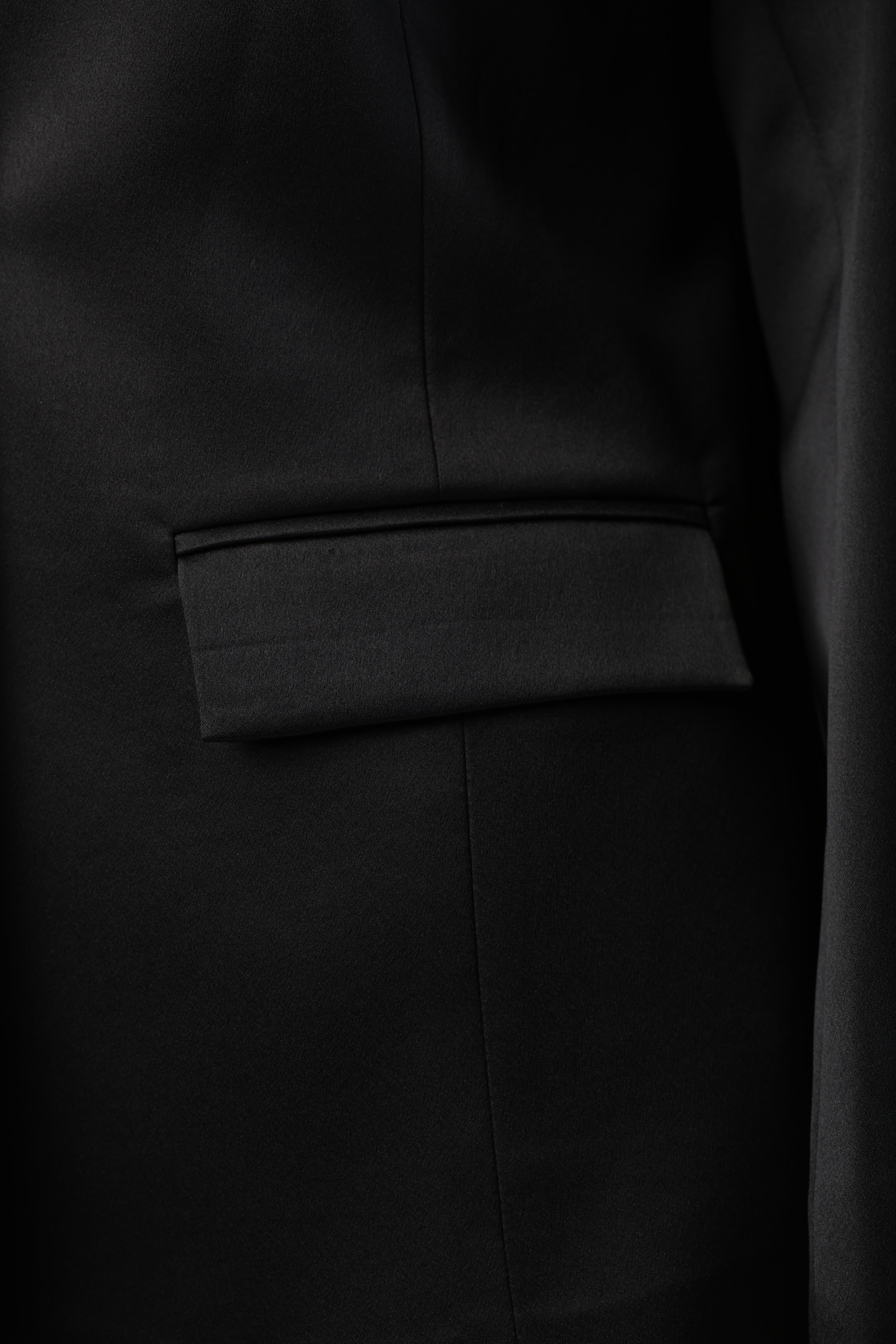 ALICIA MULTI SIZED 3D FLOWER OVERSIZED LOOK JACKET