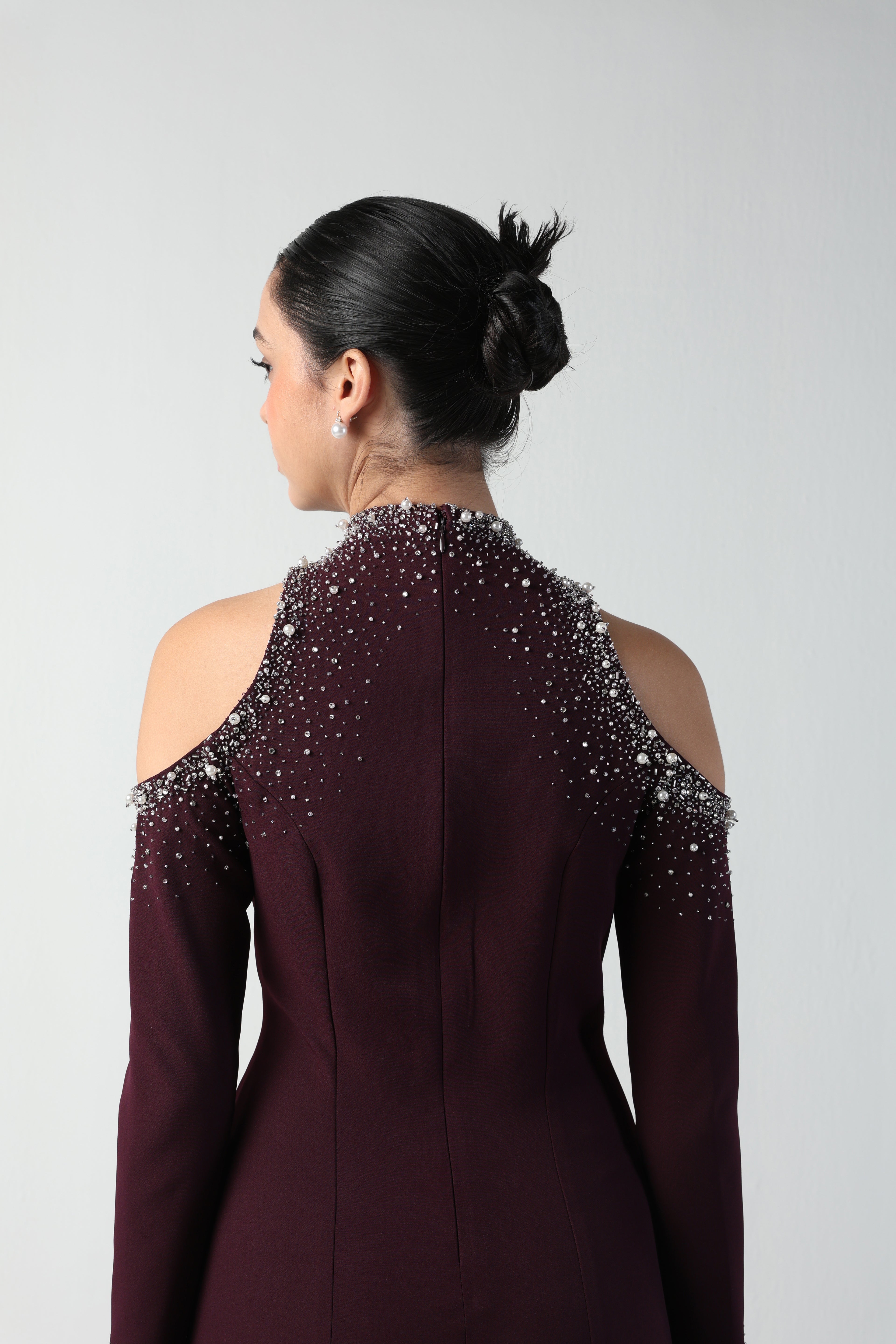 FIAMMA WINE COLD SHOULDER MIDI DRESS