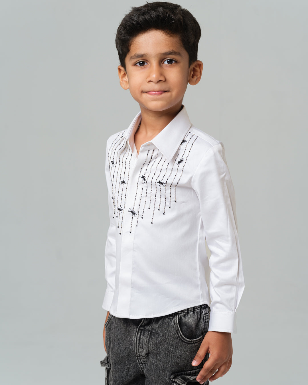 VERO ANTS WHITE SHIRT BOY