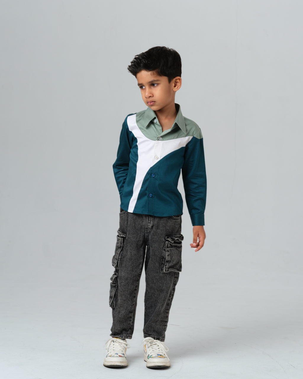 PAOLO GREEN AND WHITE ABSTRACT GEOMETRIC PATTERN SHIRT BOY
